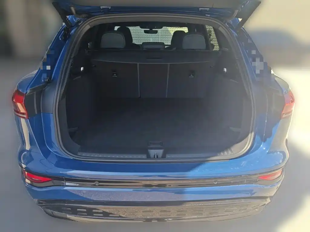 Audi Q6L e-tron — фото 24