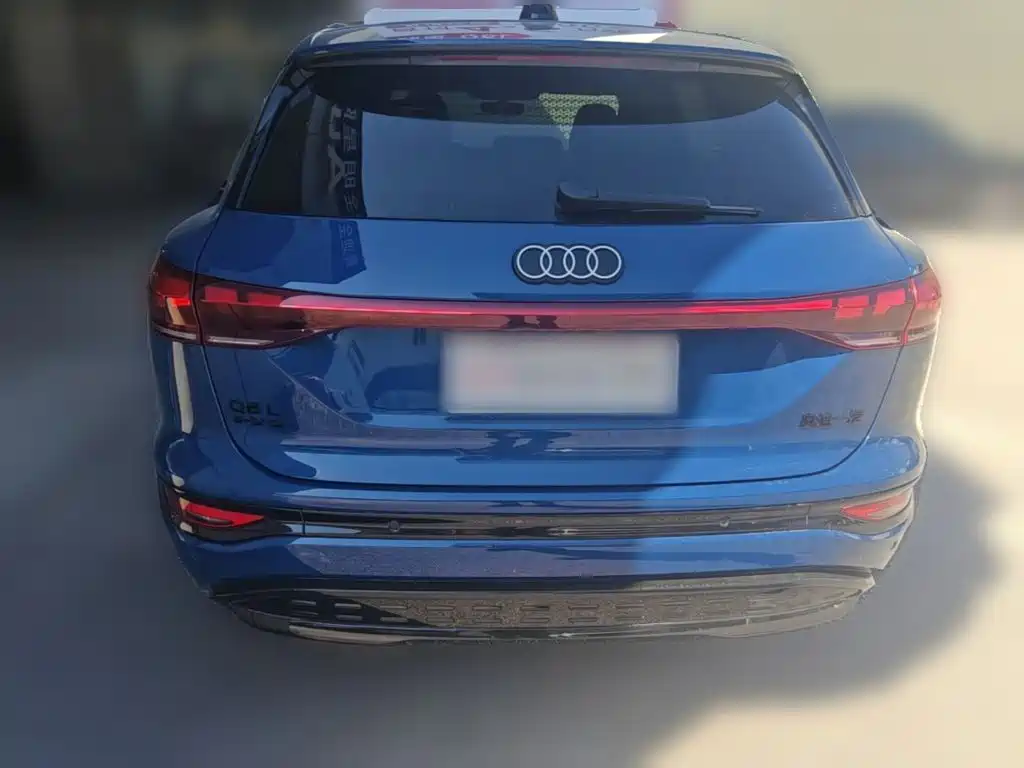 Audi Q6L e-tron — фото 8