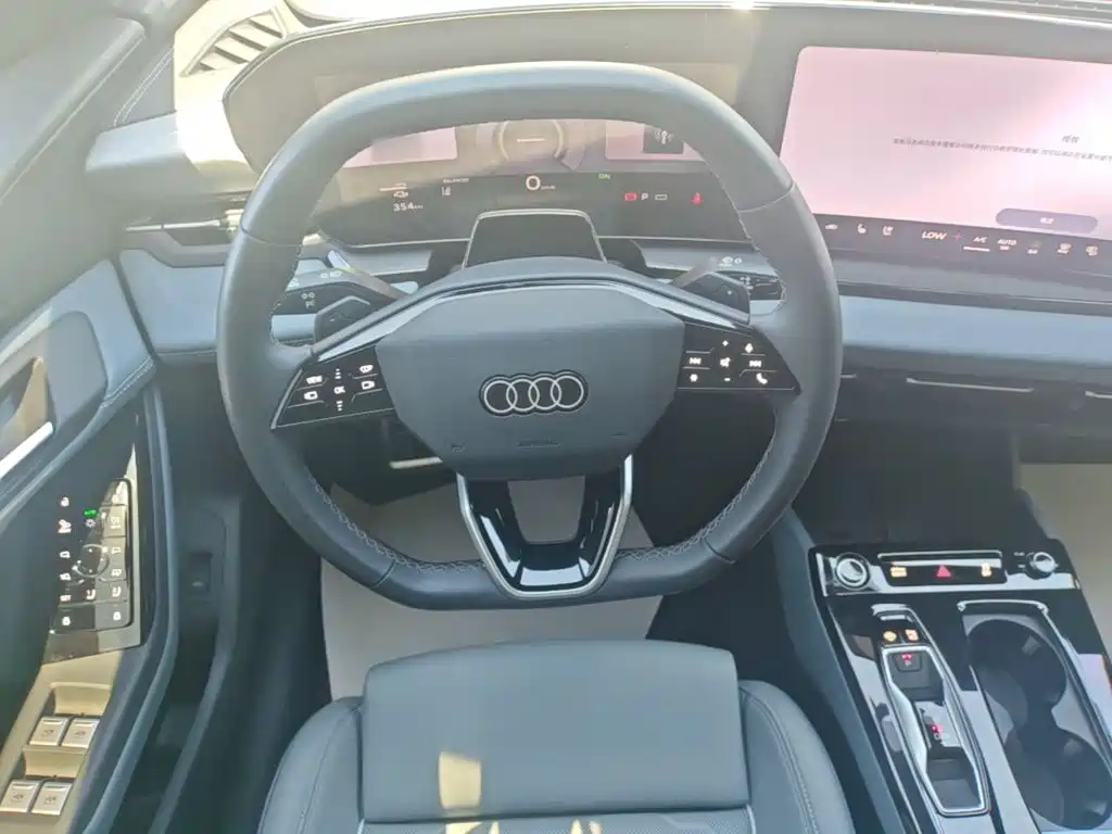 Audi Q6L e-tron — фото 15