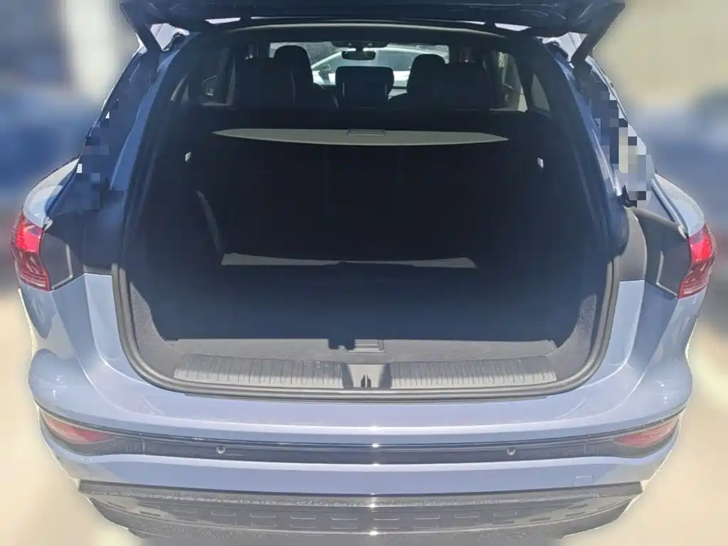 Audi Q6L e-tron — фото 24