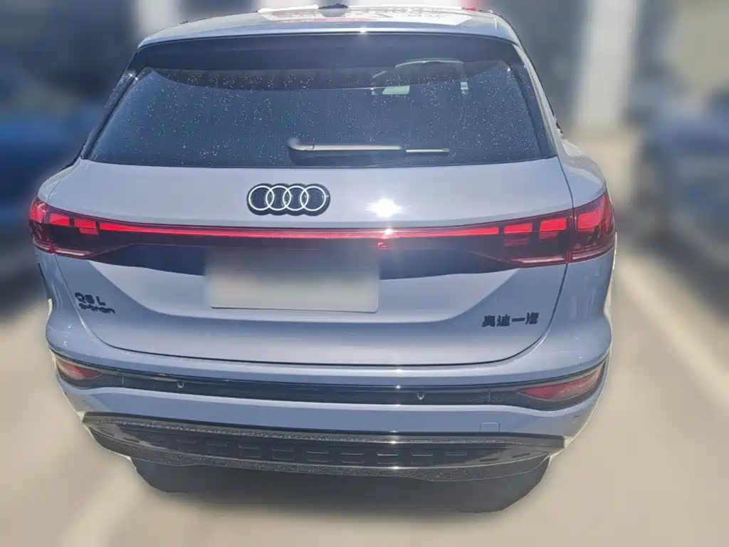 Audi Q6L e-tron — фото 8