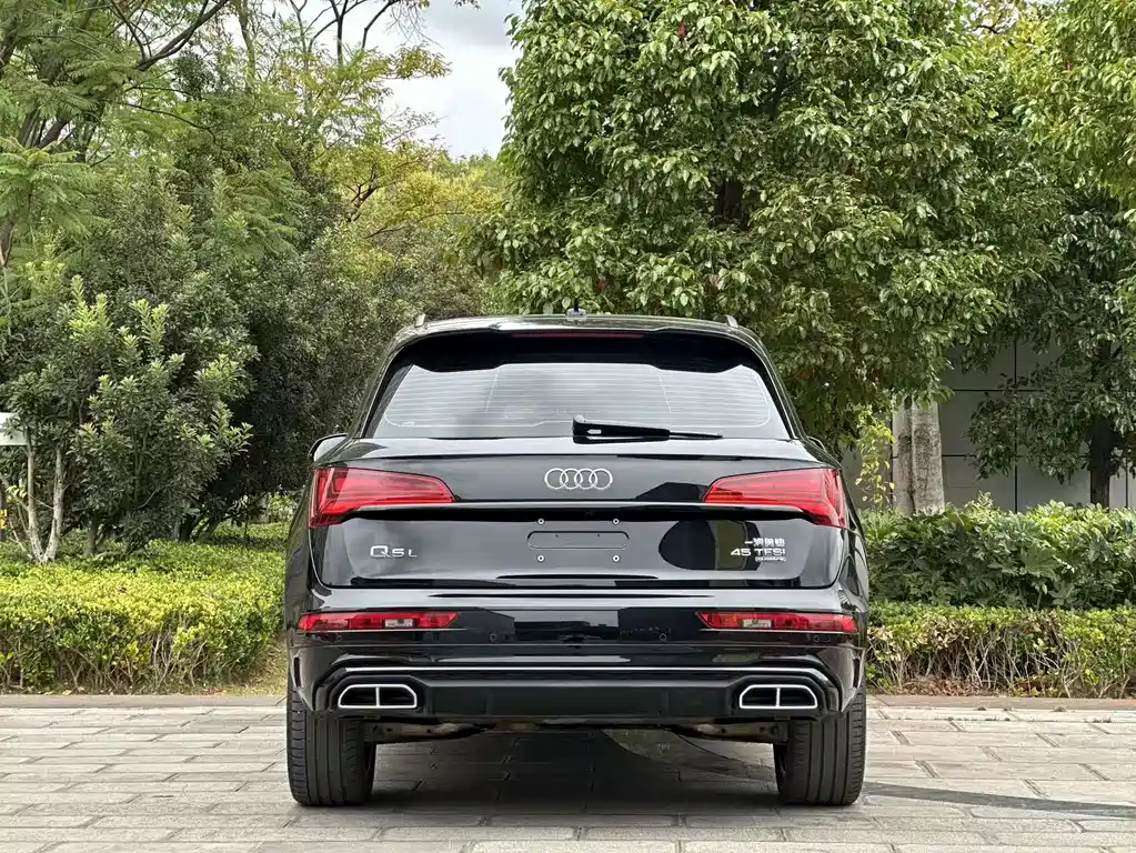 Audi Q5L — фото 5