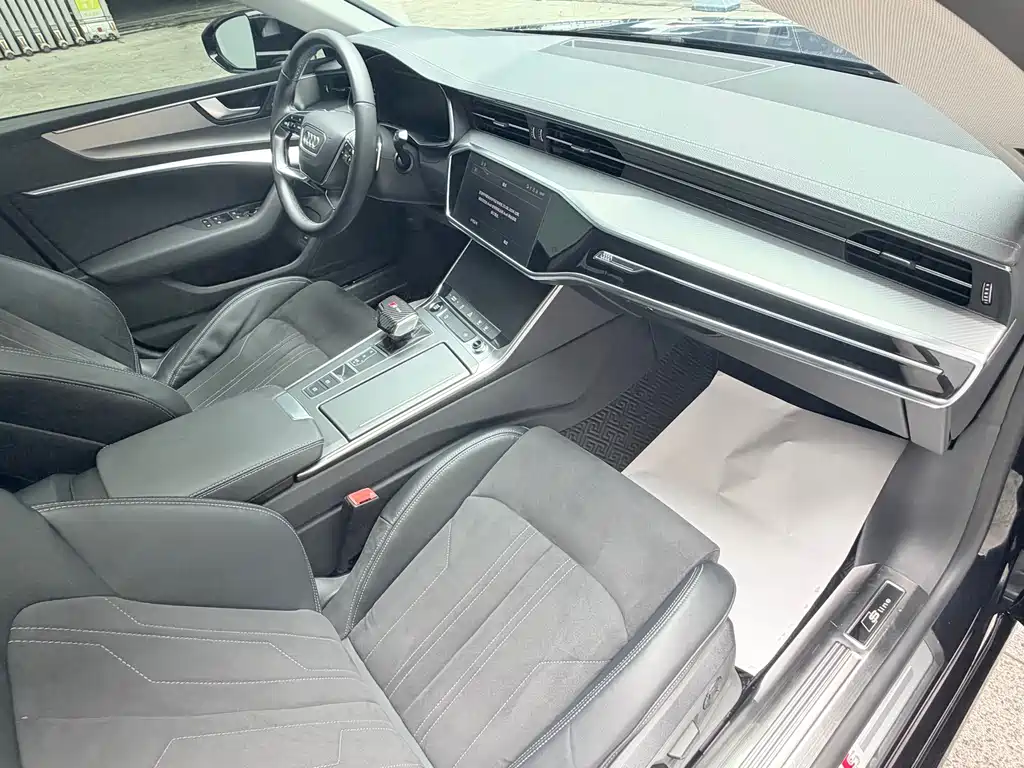 Audi A7L — фото 15