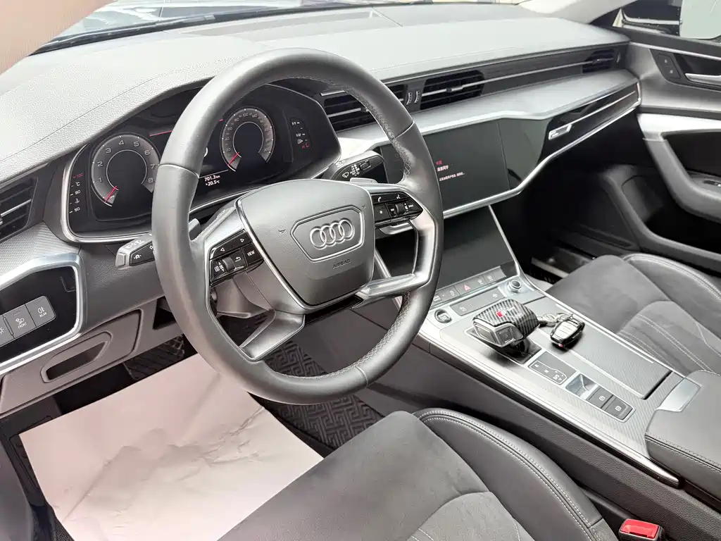 Audi A7L — фото 10
