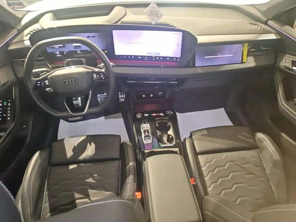 Audi Q6L e-tron — фото 14