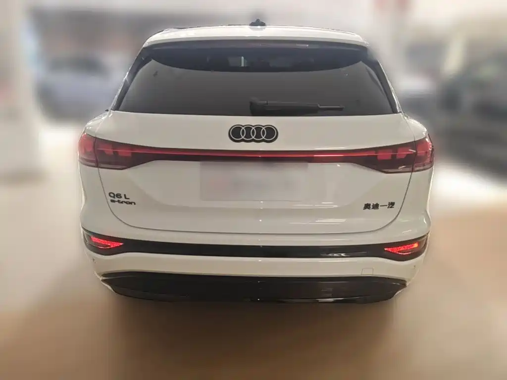 Audi Q6L e-tron — фото 8