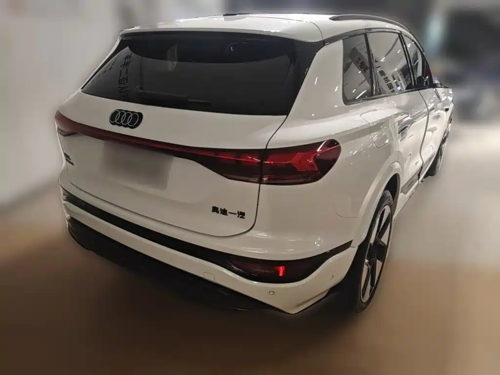 Audi Q6L e-tron — фото 10