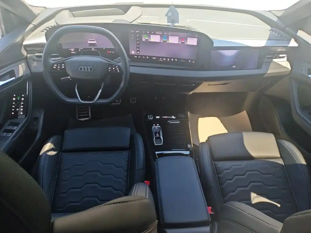 Audi Q6L e-tron — фото 14