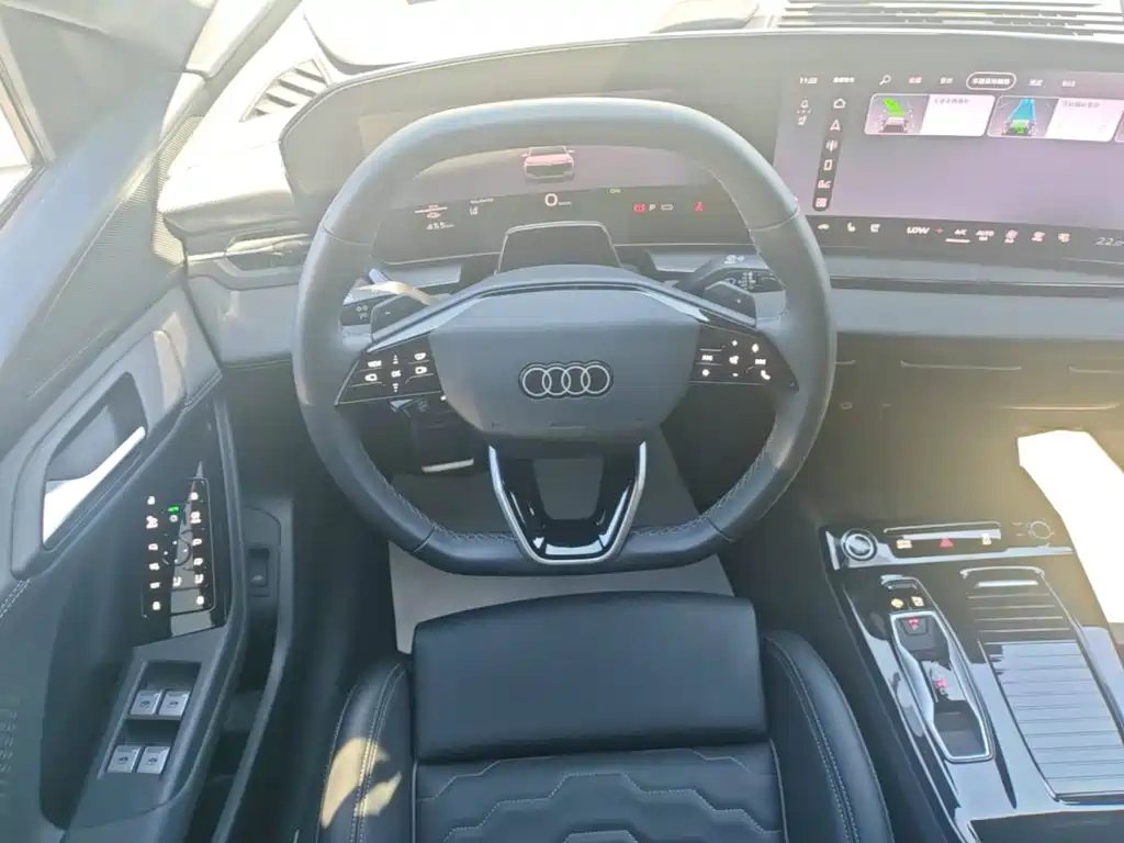 Audi Q6L e-tron — фото 15