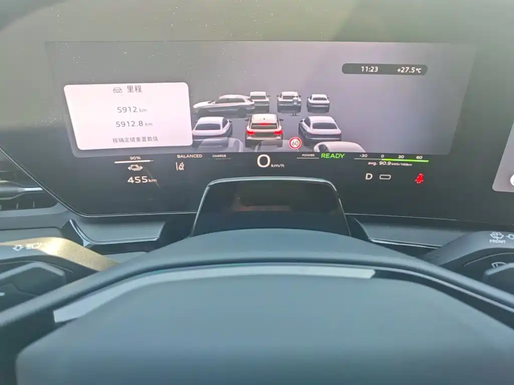 Audi Q6L e-tron — фото 16