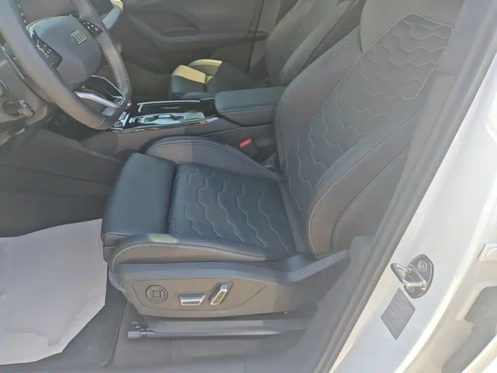 Audi Q6L e-tron — фото 20