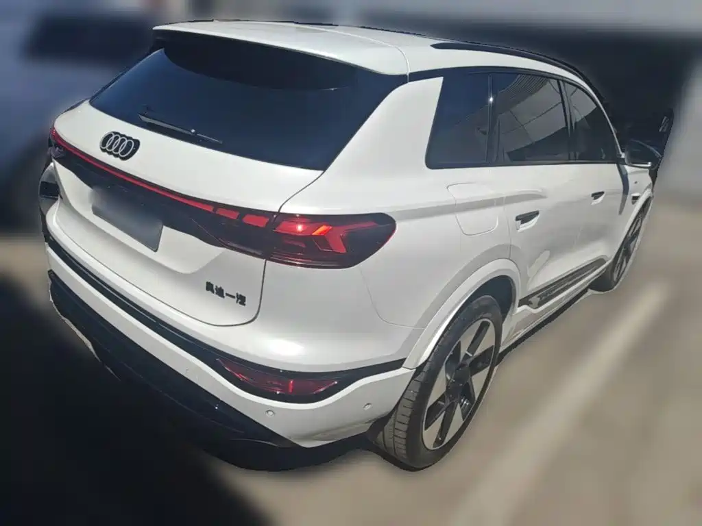 Audi Q6L e-tron — фото 10