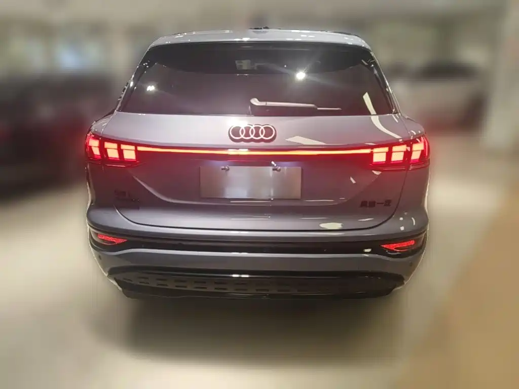 Audi Q6L e-tron — фото 8