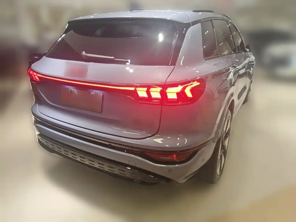Audi Q6L e-tron — фото 10