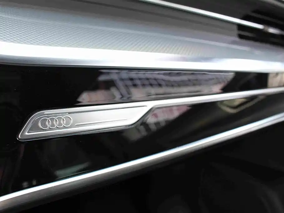 Audi A6L — фото 8