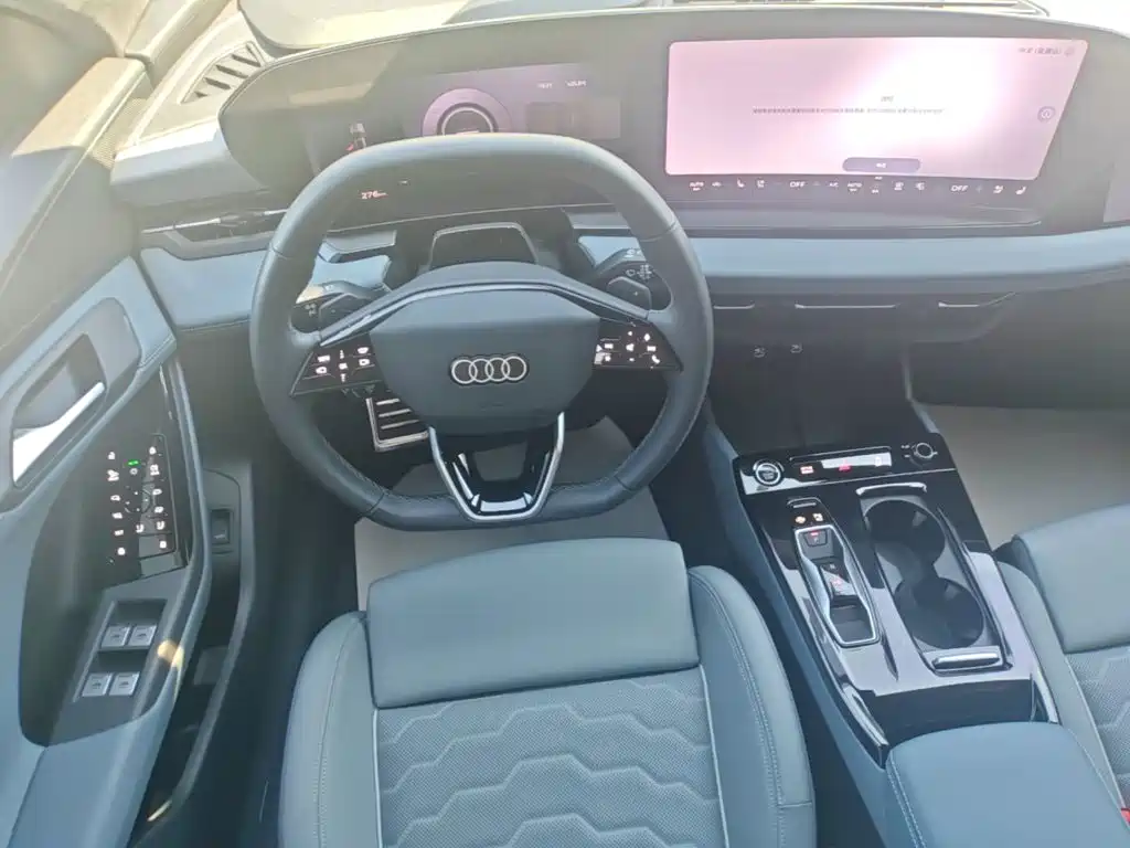 Audi Q6L e-tron — фото 15