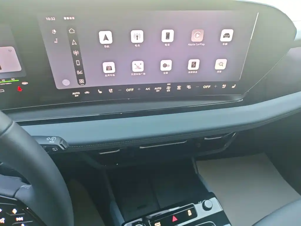 Audi Q6L e-tron — фото 18