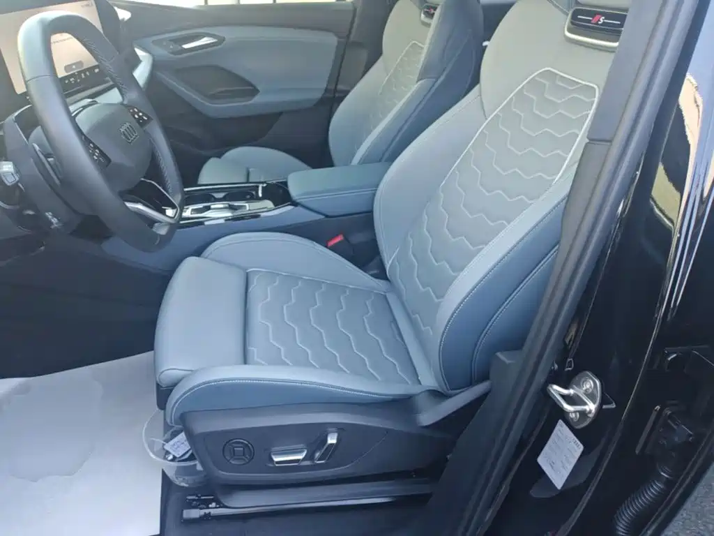 Audi Q6L e-tron — фото 20
