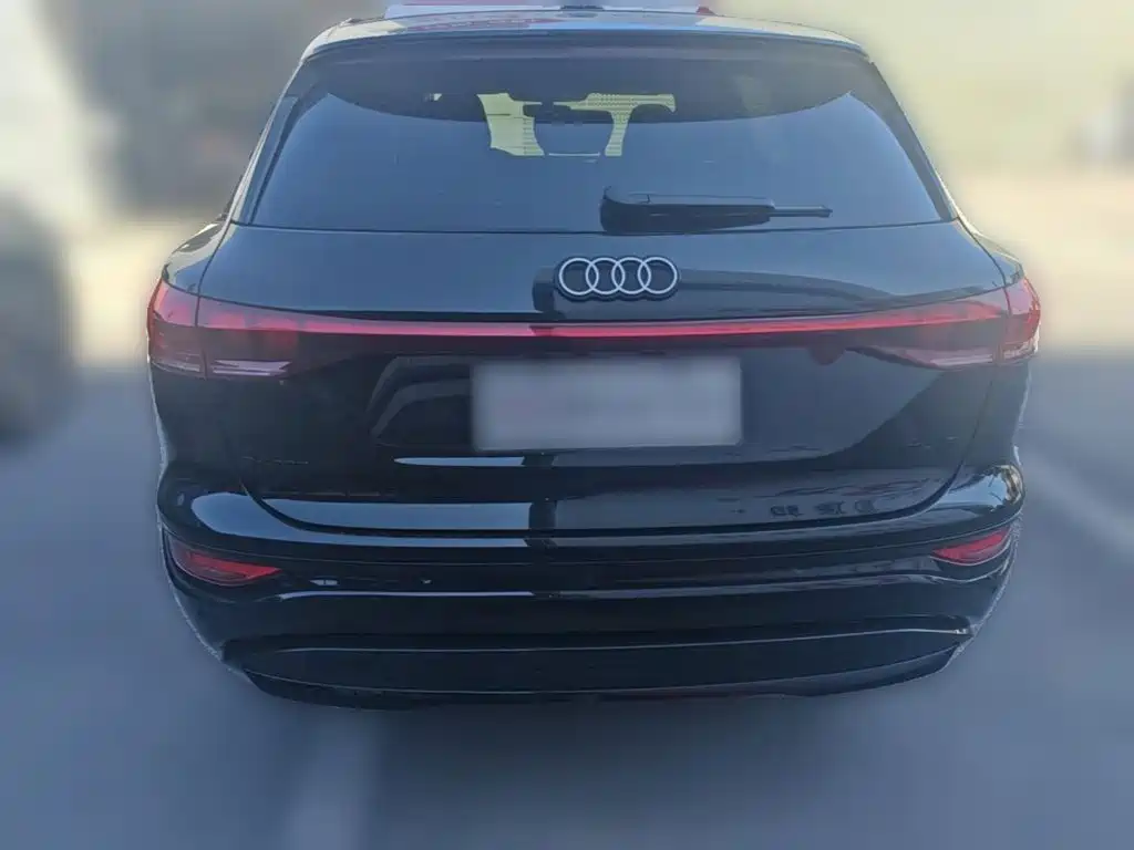Audi Q6L e-tron — фото 8