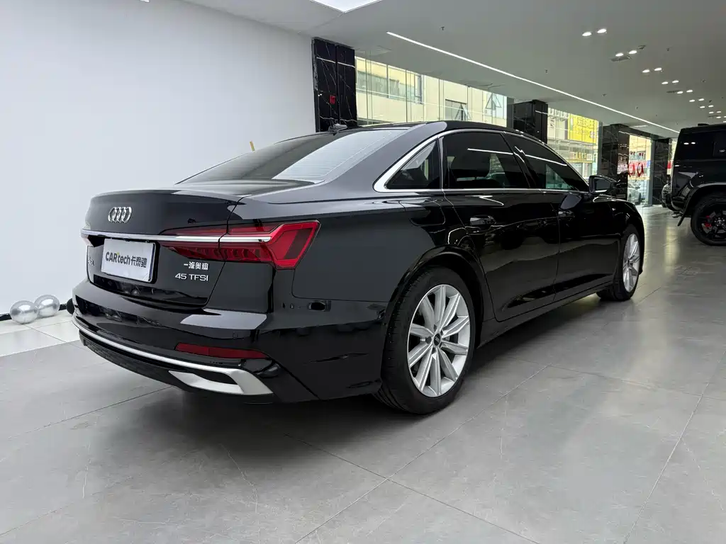 Audi A6L — фото 2
