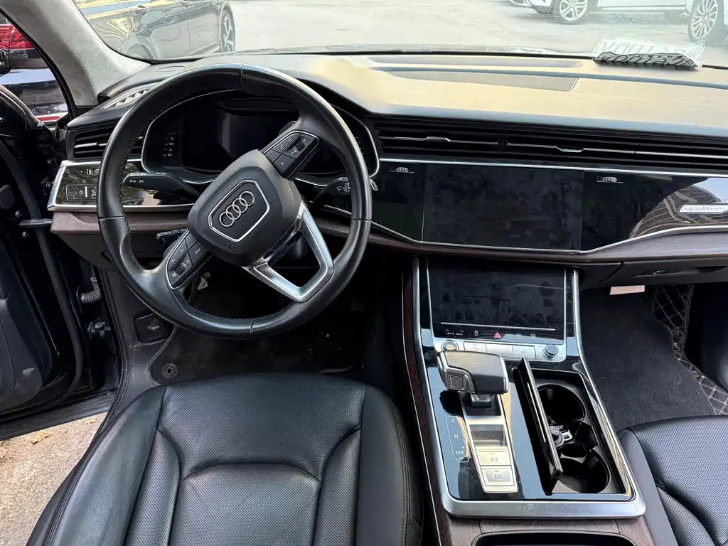 Audi Q7 — фото 27