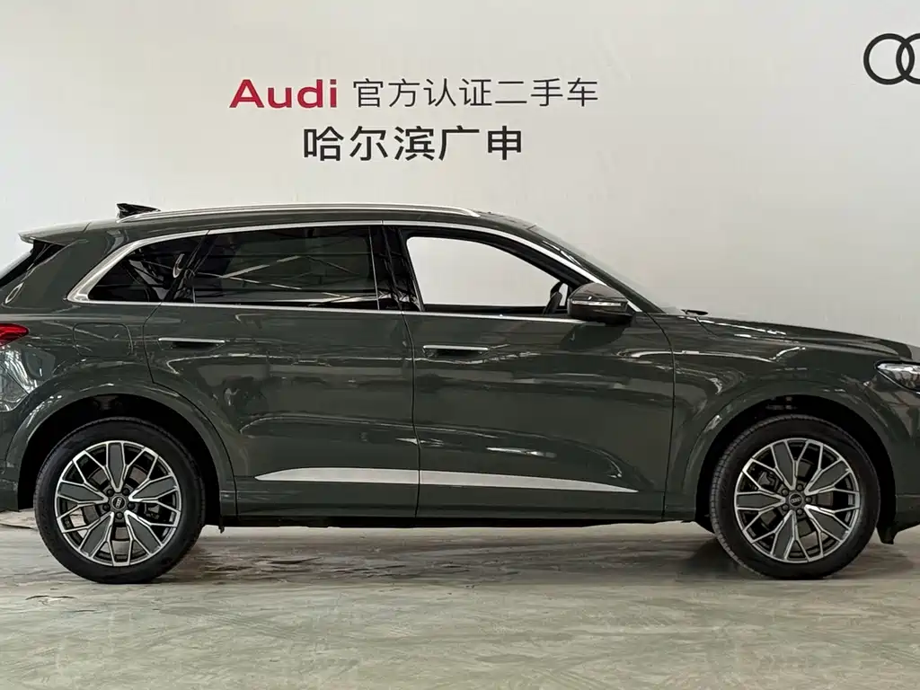 Audi Q5L — фото 5