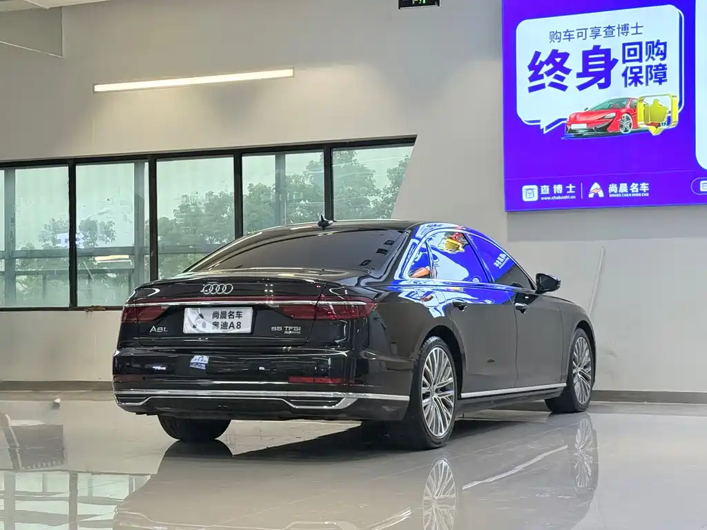 Audi A8 — фото 15