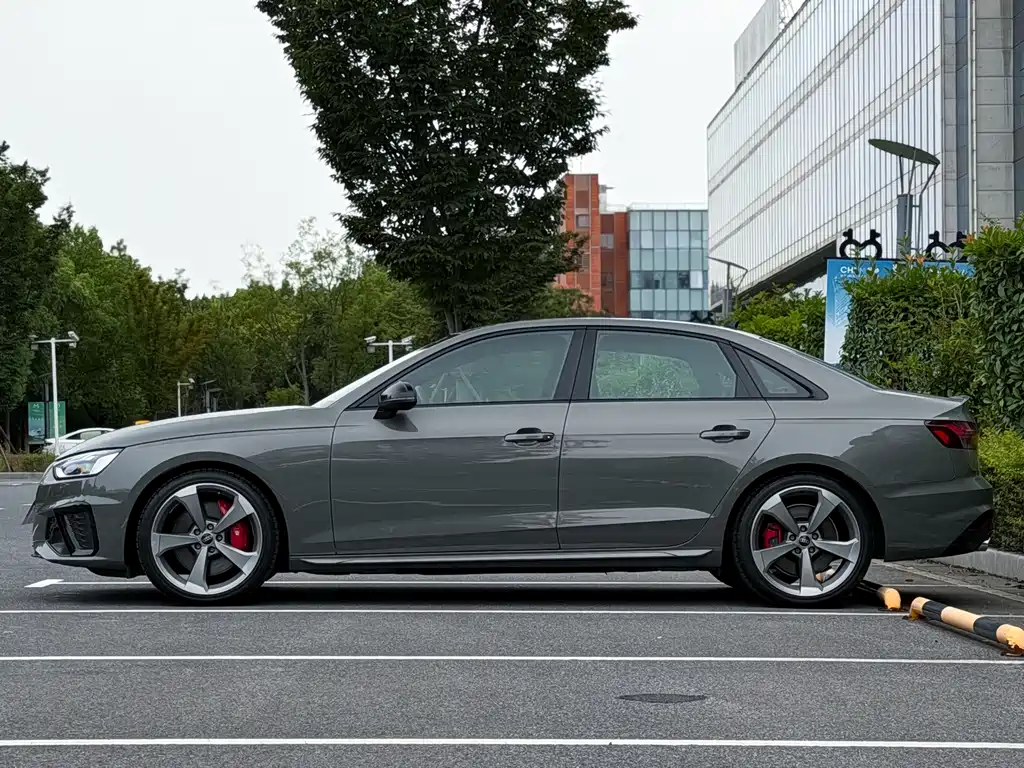 Audi S4 — фото 3