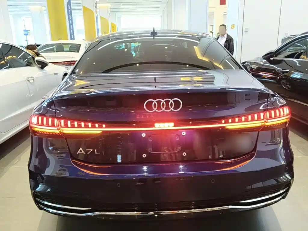 Audi A7L — фото 6