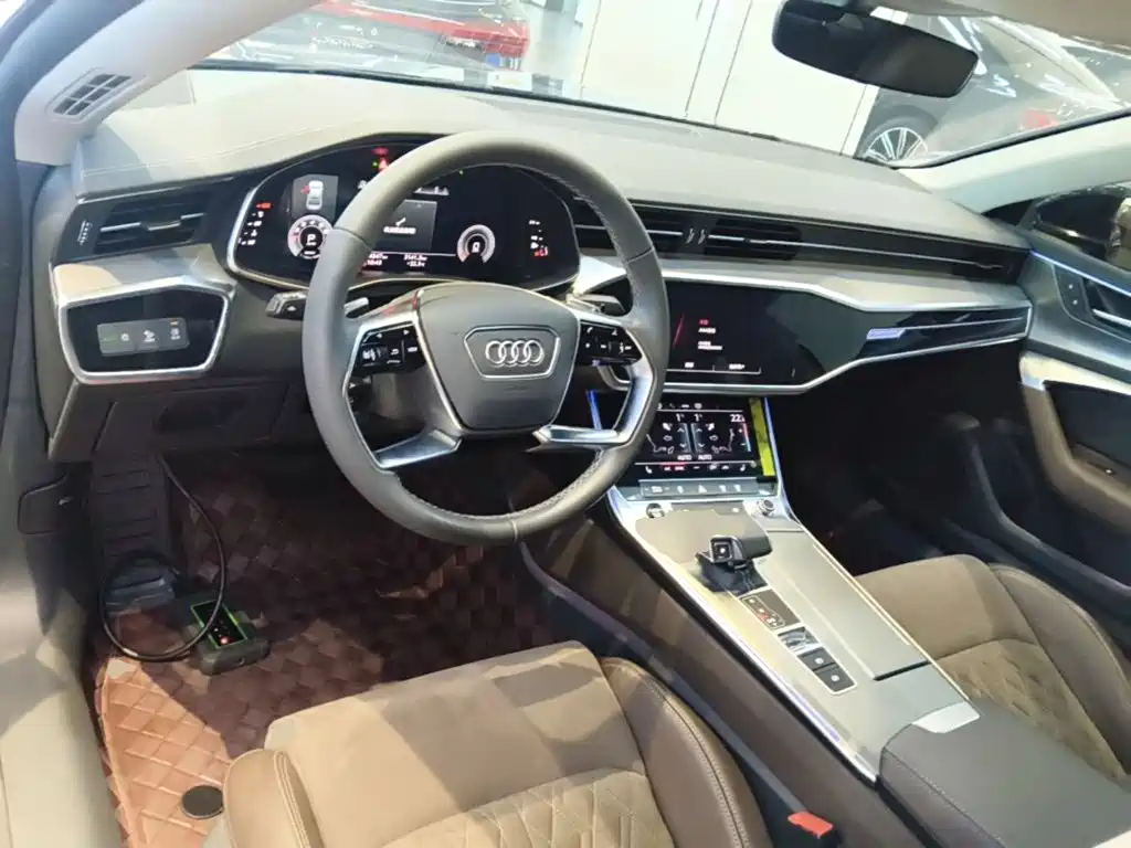 Audi A7L — фото 10
