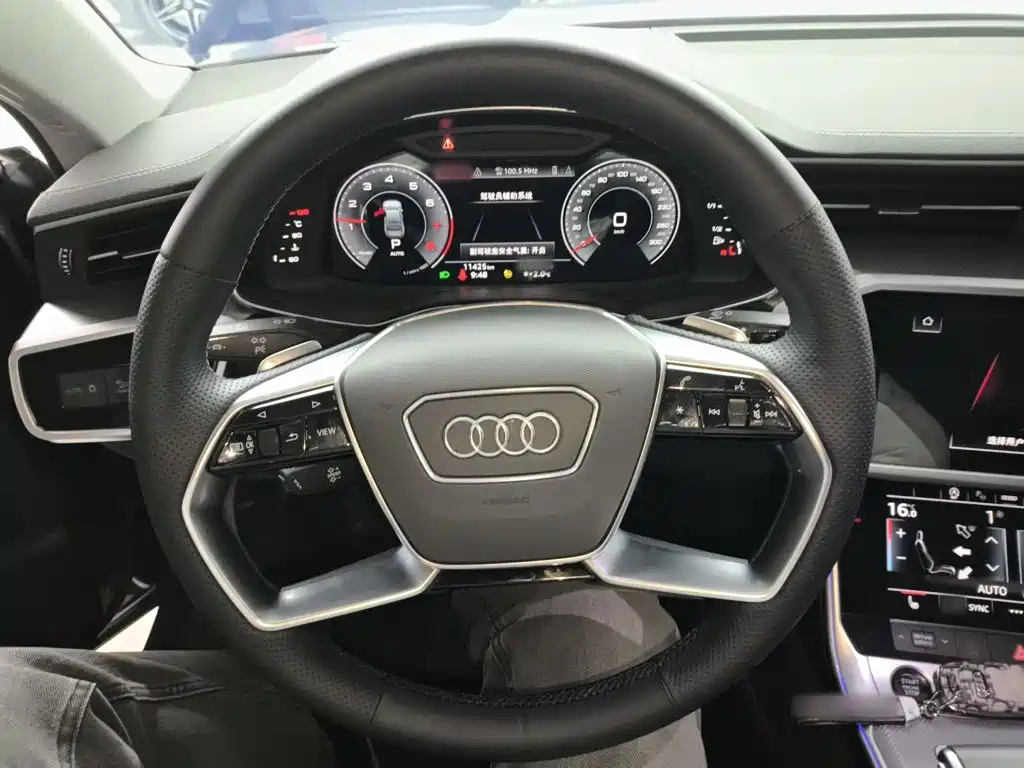 Audi A7L — фото 7