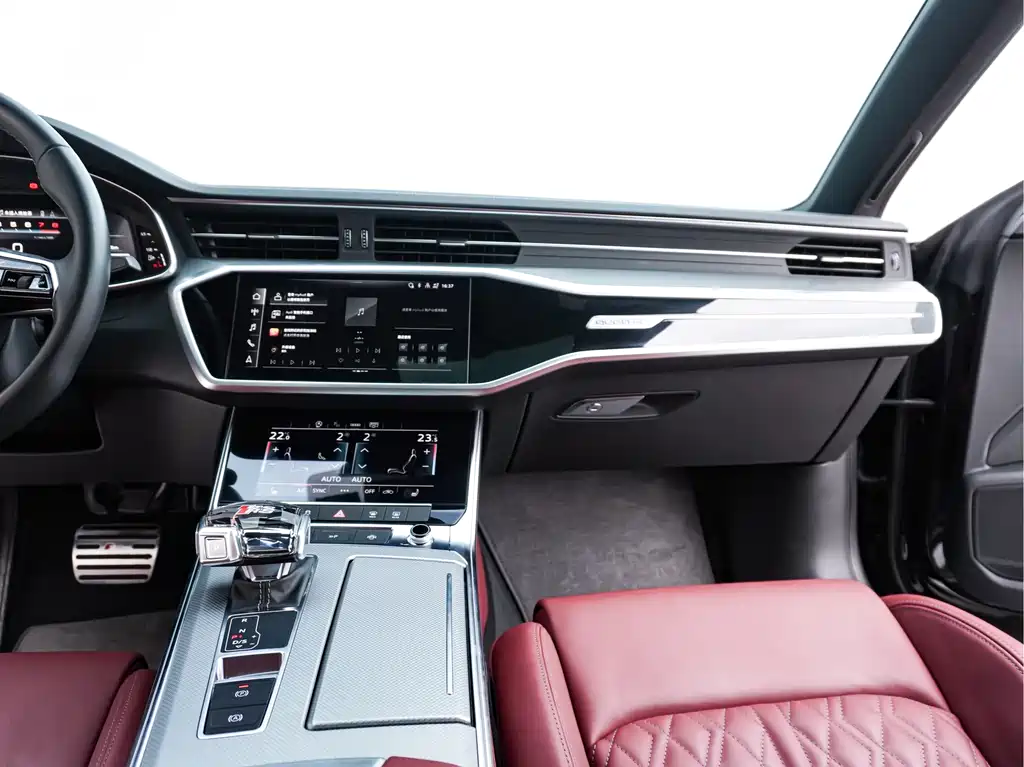 Audi A7L — фото 30