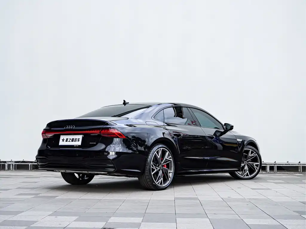 Audi A7L — фото 7