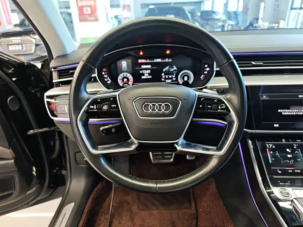 Audi A8 — фото 11