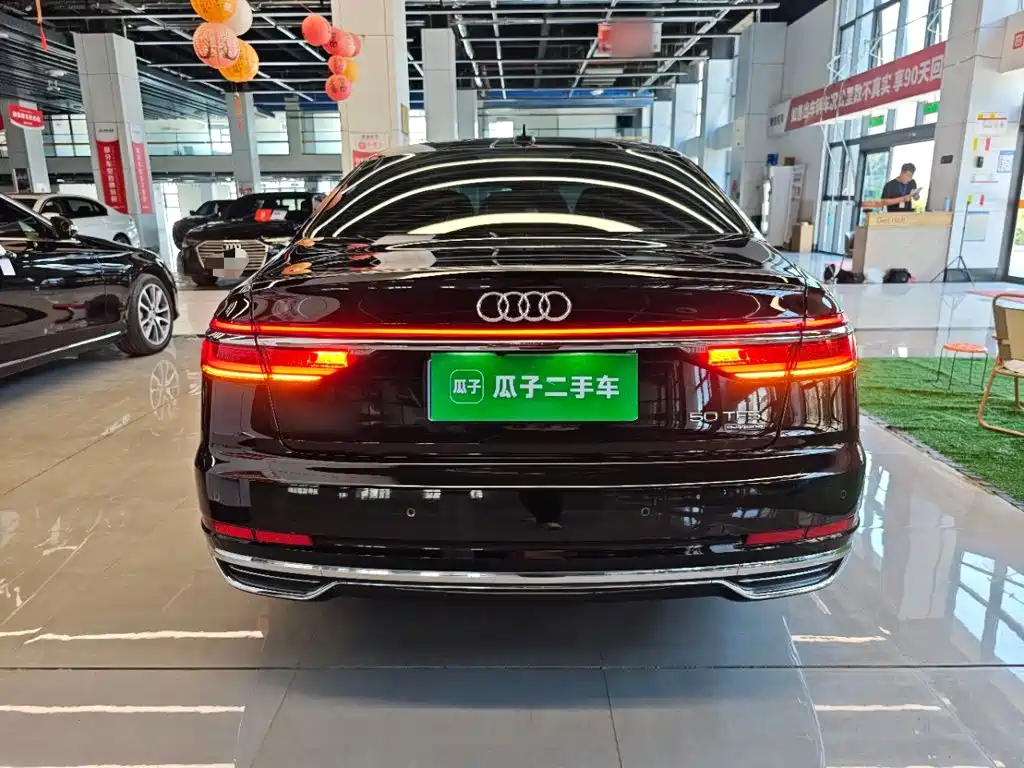 Audi A8 — фото 6