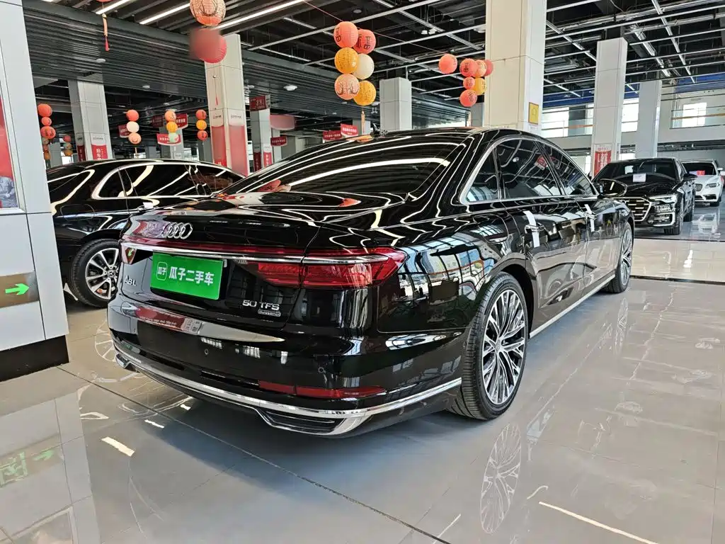 Audi A8 — фото 7