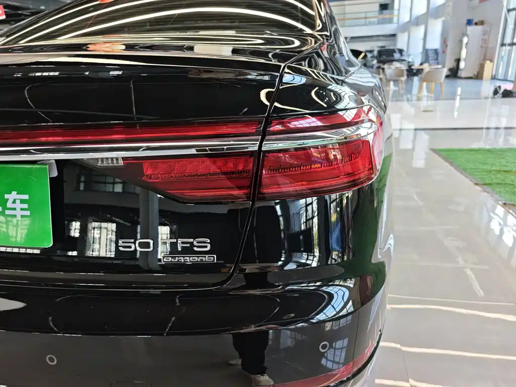 Audi A8 — фото 8