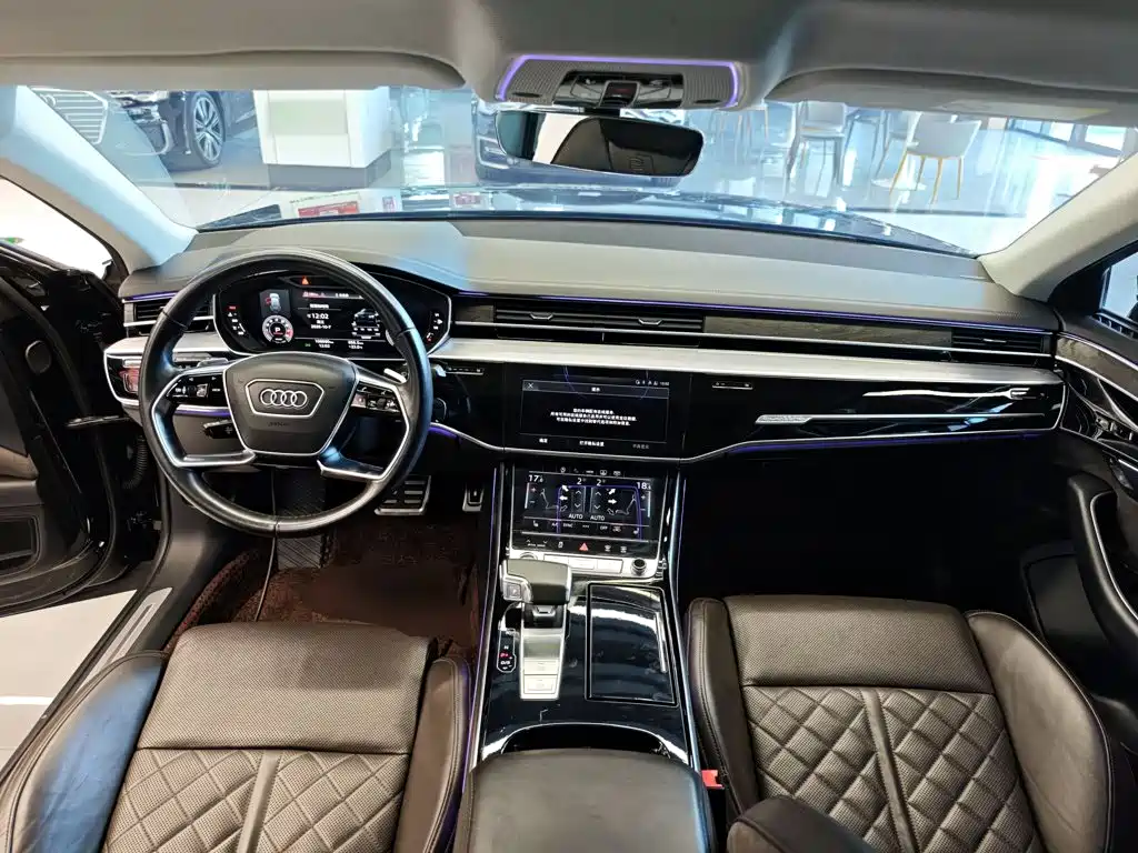 Audi A8 — фото 10