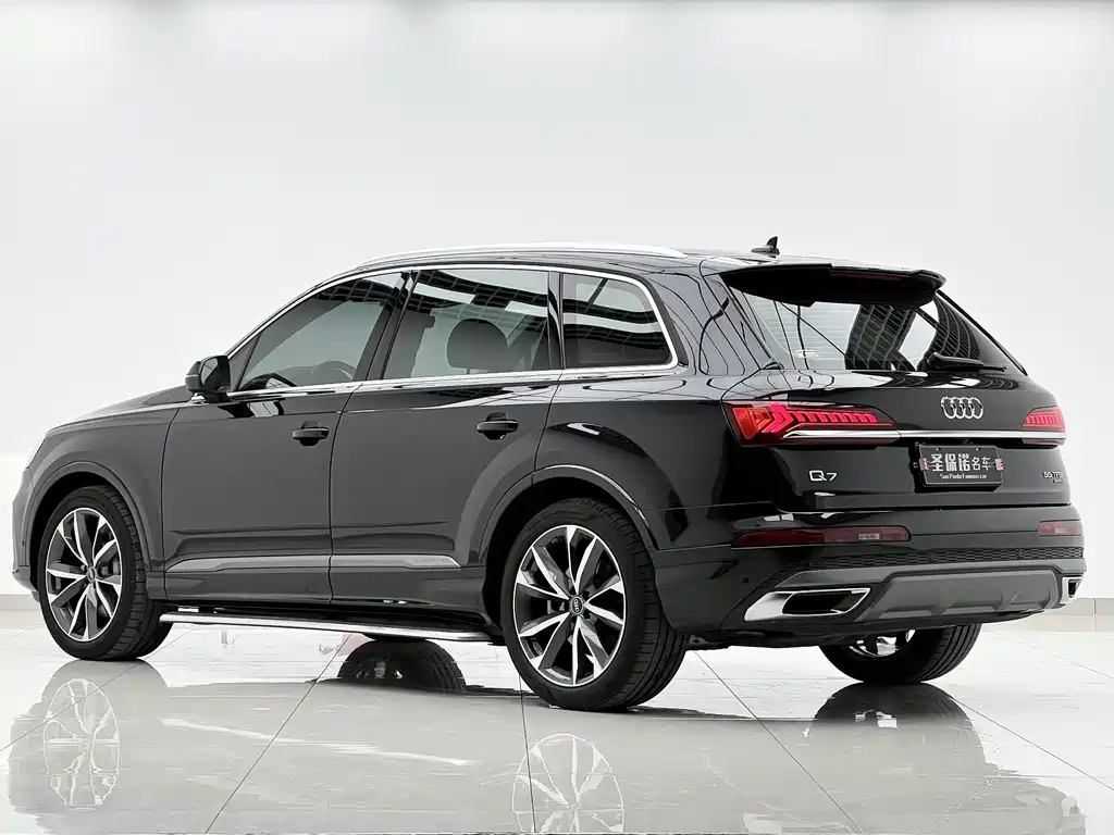 Audi Q7 — фото 6