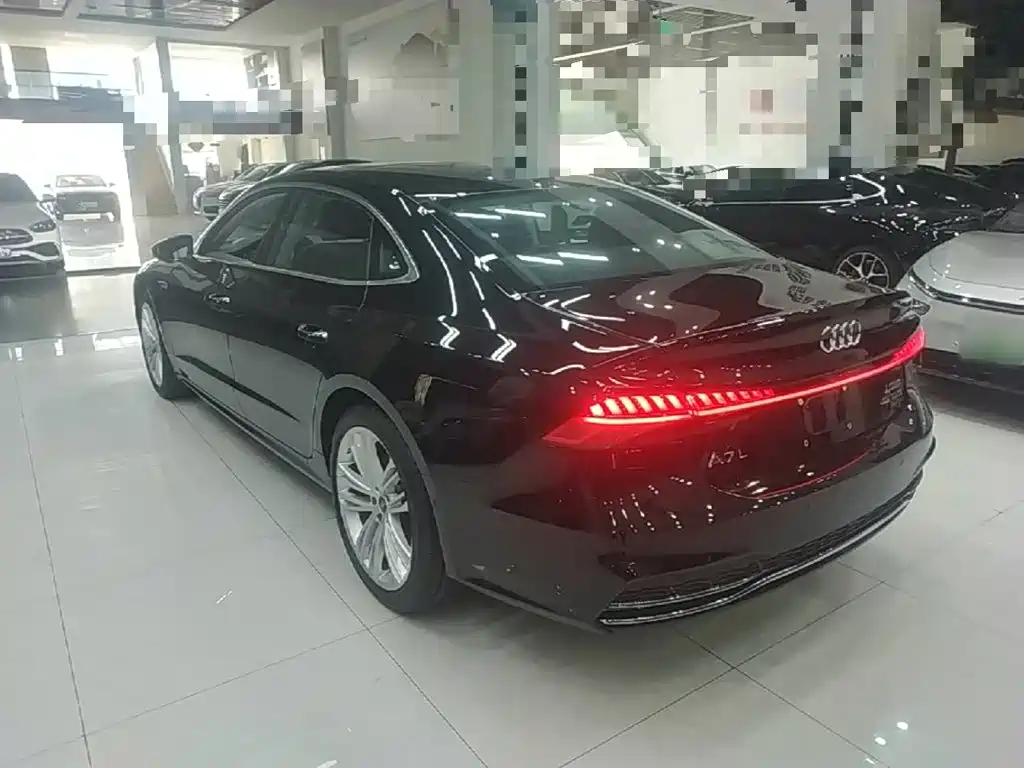 Audi A7L — фото 5