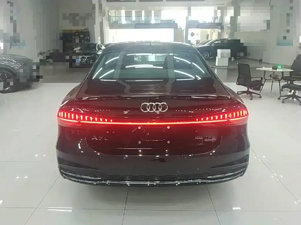 Audi A7L — фото 6