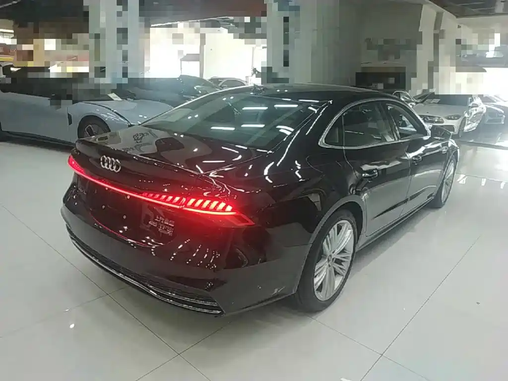 Audi A7L — фото 7