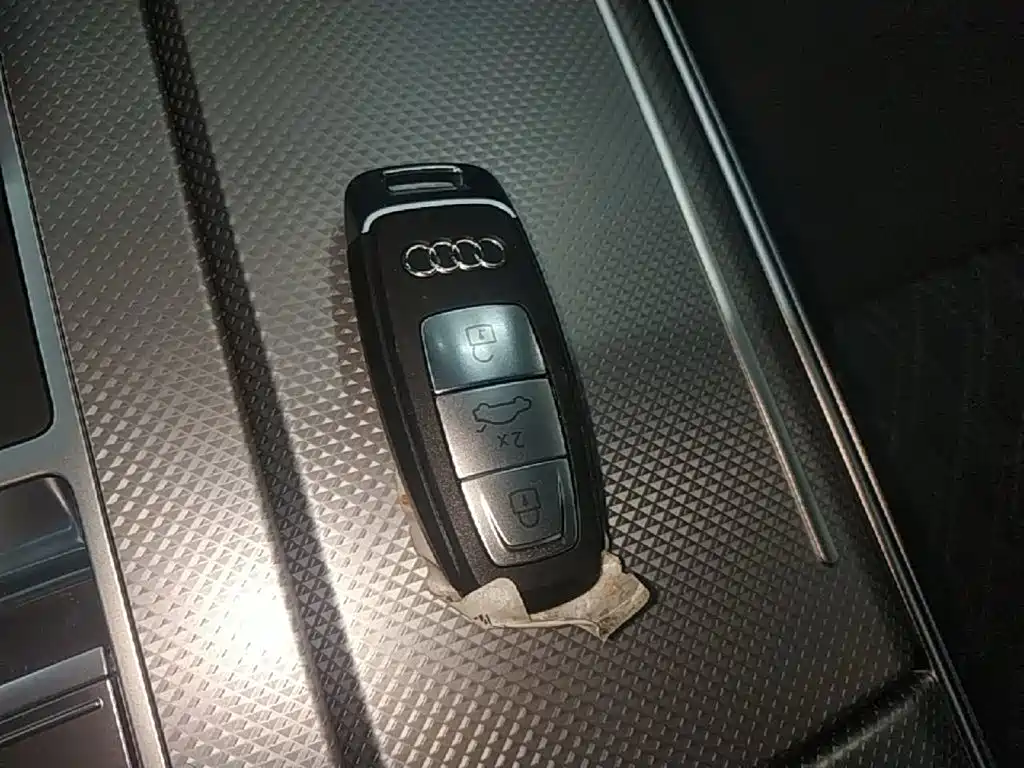Audi A7L — фото 9