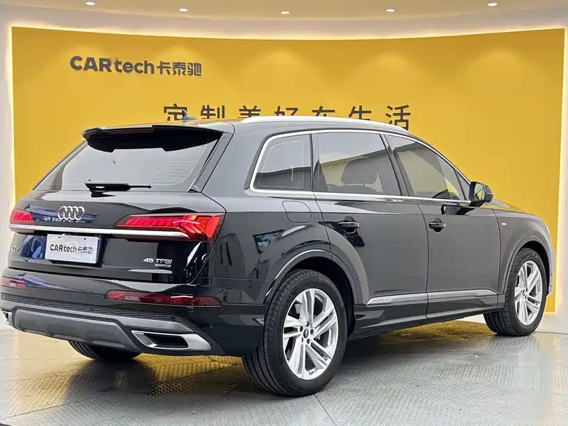 Audi Q7 — фото 4