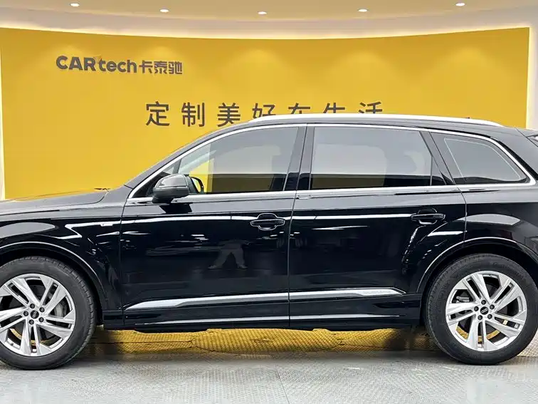 Audi Q7 — фото 7