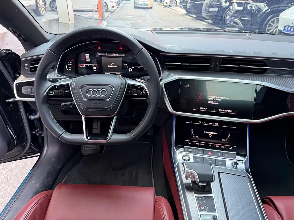 Audi A7L — фото 13