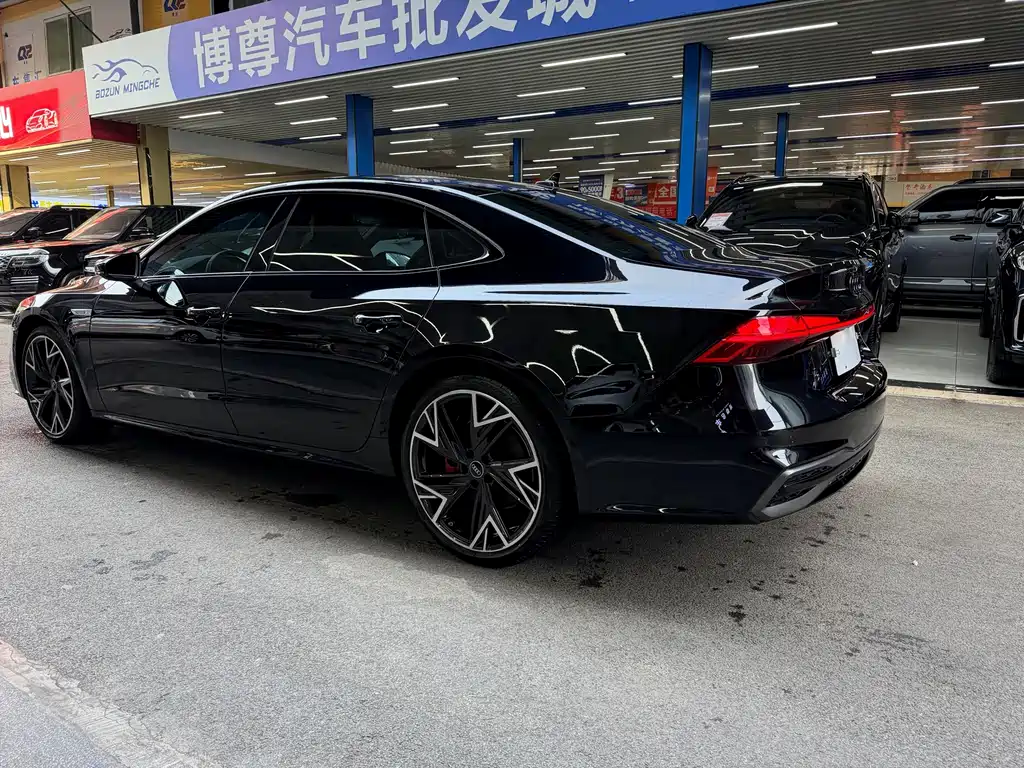 Audi A7L — фото 23
