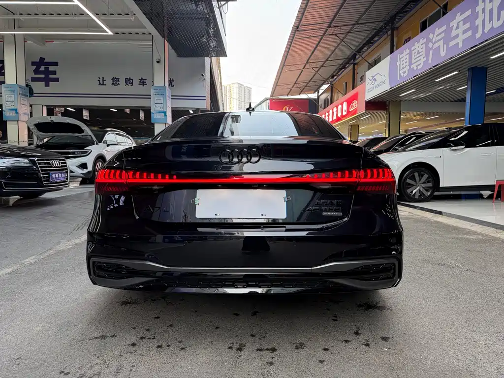Audi A7L — фото 24