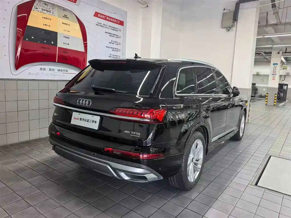 Audi Q7 — фото 5