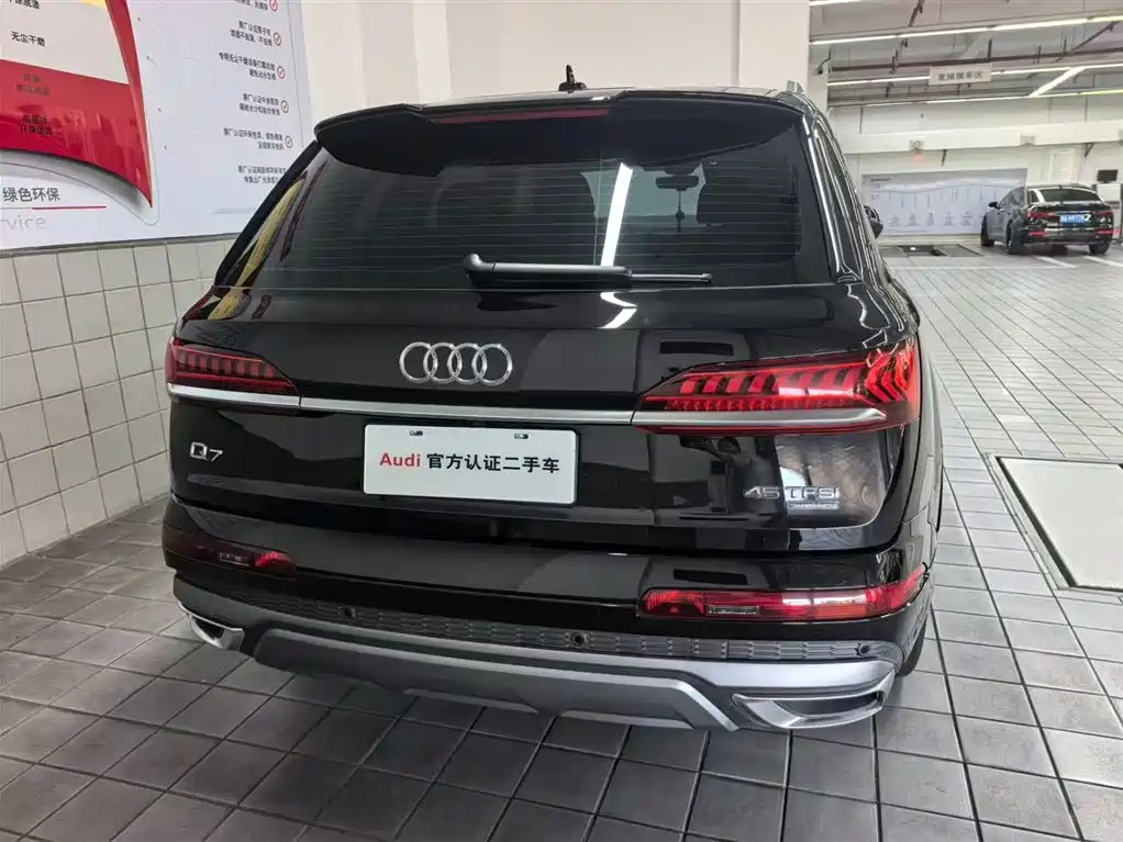 Audi Q7 — фото 7